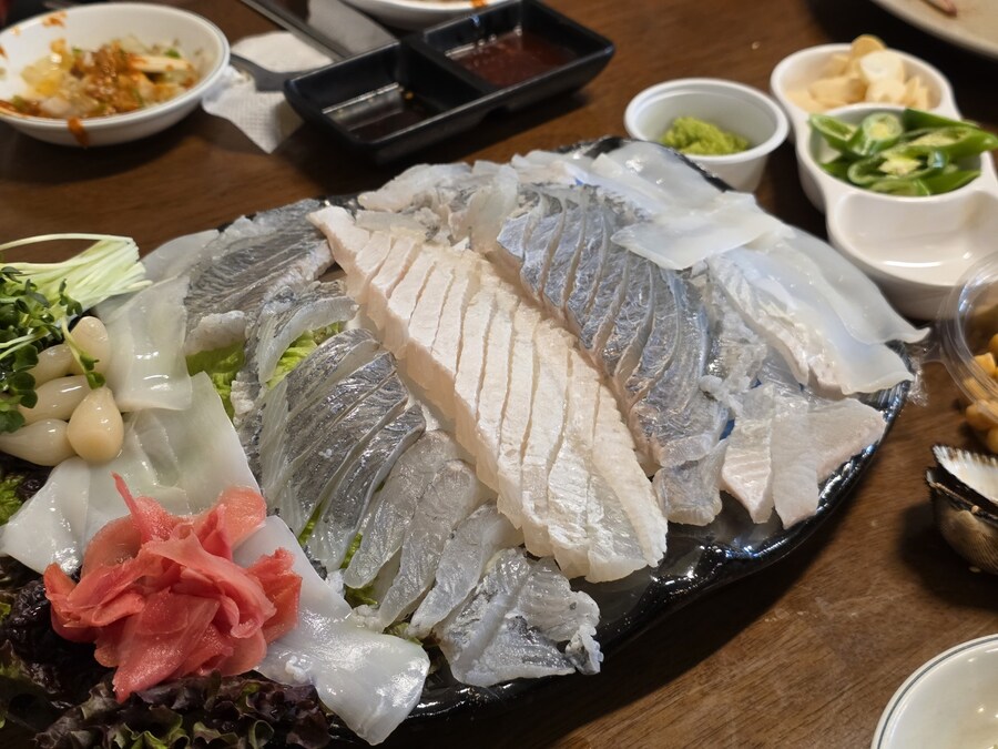 사장님이 잘 논다고 해물파전 서비스 주심_2.jpg