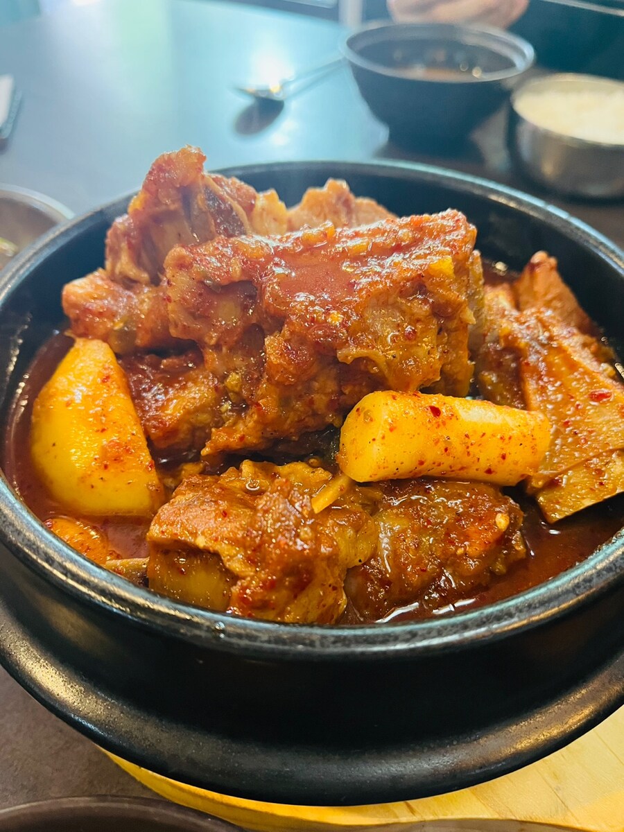 점심 돼지갈비찜 & 고등어 김치찜_1.jpg