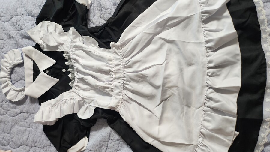 봇치냐 앞에서 메이드복을 입어보았다_1.jpg