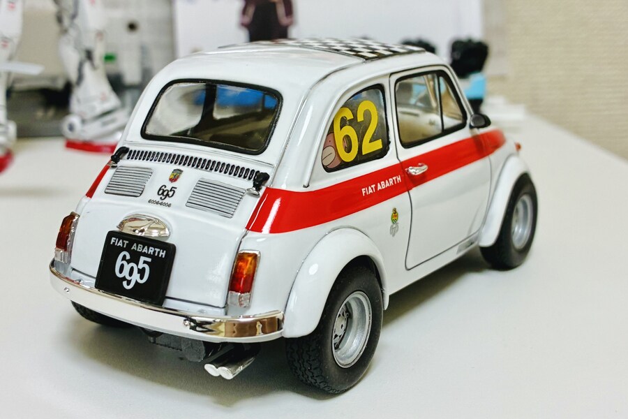 Tamiya 1/24 fiat abarth 695 SS_5.jpg