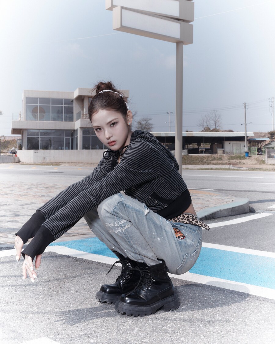 [컨셉포토] 이즈나 싱글 앨범 'BEEP' 마이, 방지민, 코코 B 버전_5.jpg