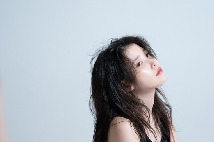 멜론 매거진, 아이유 [꽃갈피 셋] 자켓 촬영 현장_32.jpg