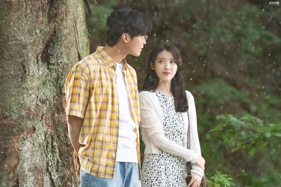 아름다운 시절 속 한 장면 ‘Never Ending Story’ MV 비하인드_17.jpg