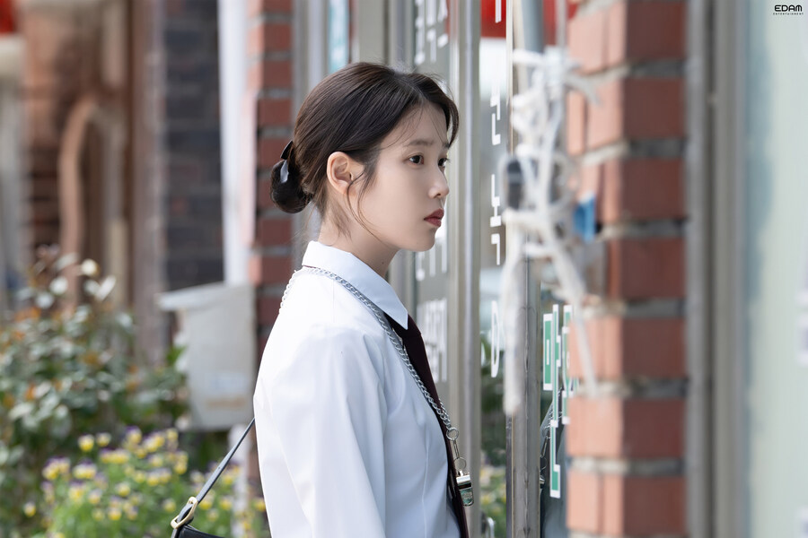 아름다운 시절 속 한 장면 ‘Never Ending Story’ MV 비하인드_24.jpg