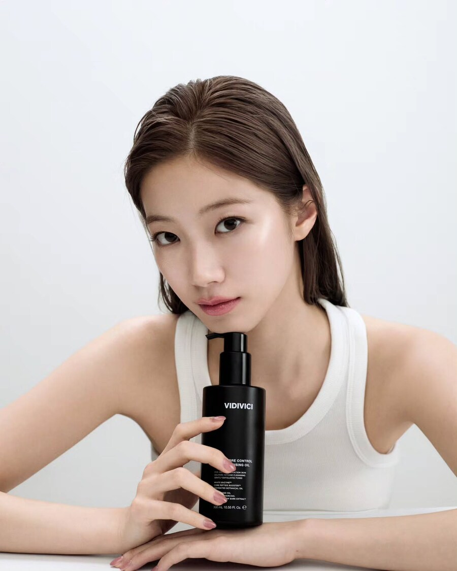 [르세라핌] 카즈하 ‘VIDIVICI’ Ads Shoot Sketch_5.jpg