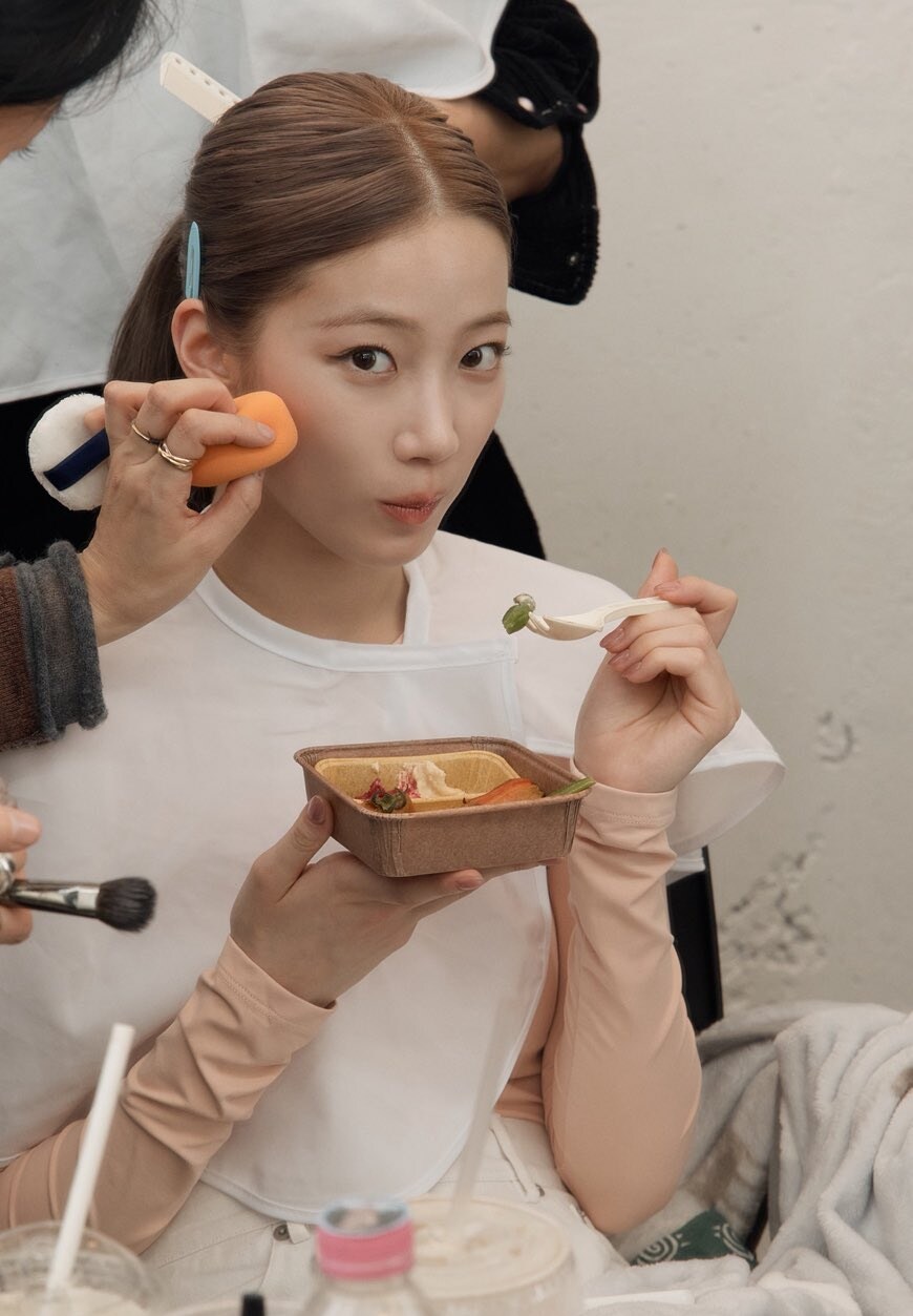 [르세라핌] 카즈하 ‘VIDIVICI’ Ads Shoot Sketch_9.jpg