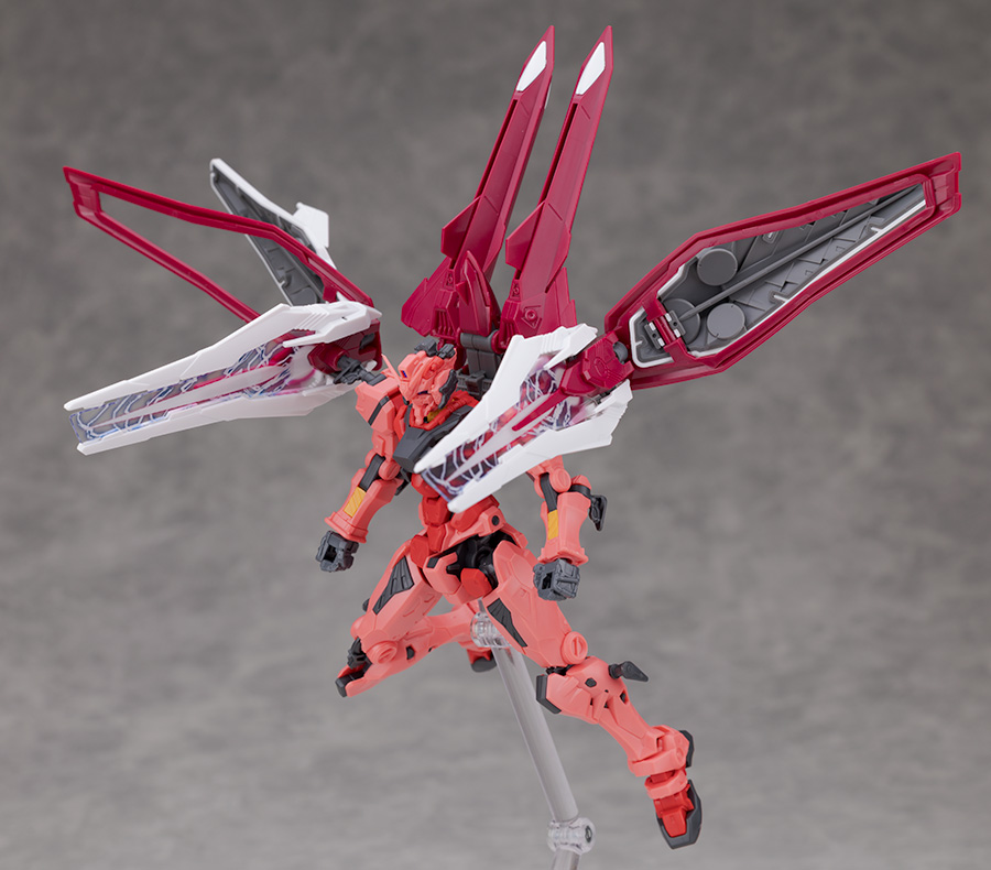 HG GQ 1/144 붉은 건담 해외 리뷰_32.jpg