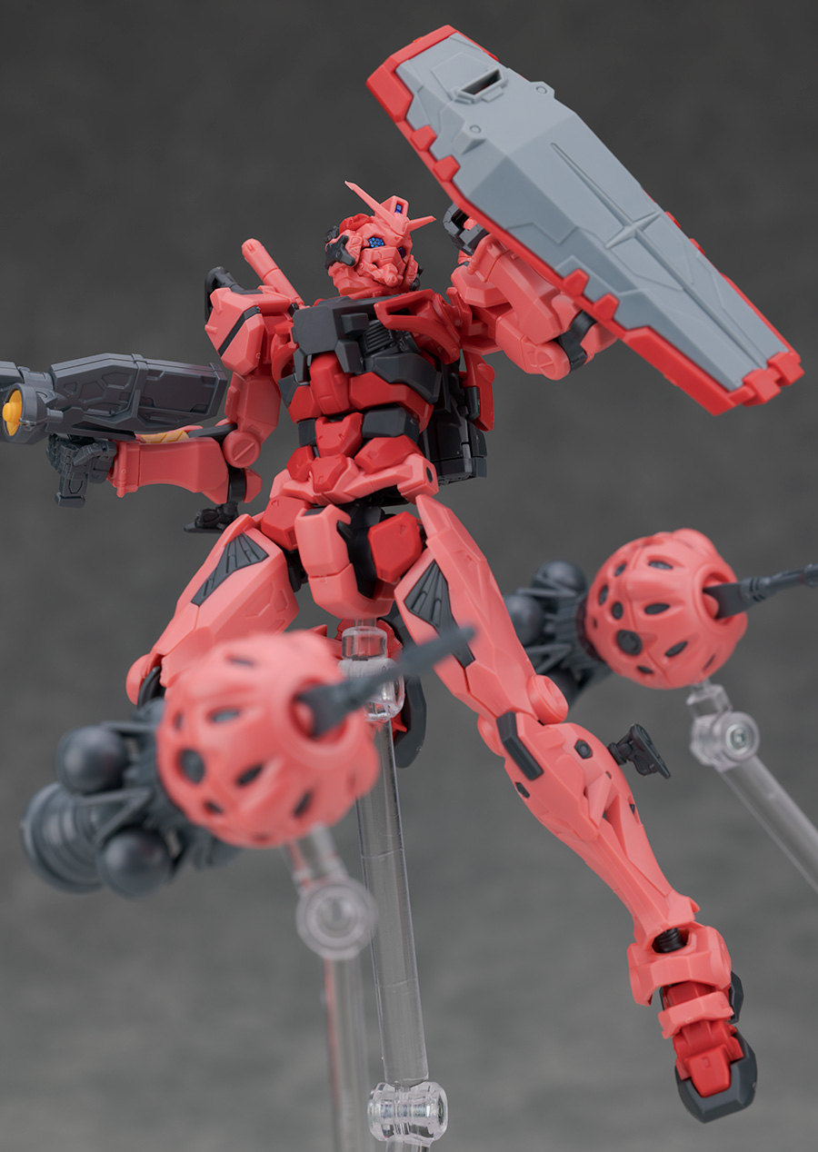 HG GQ 1/144 붉은 건담 해외 리뷰_70.jpg