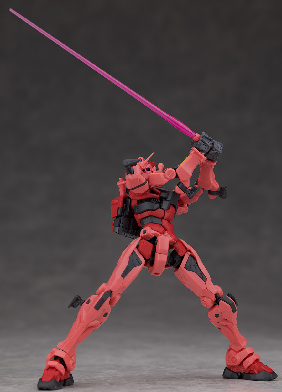 HG GQ 1/144 붉은 건담 해외 리뷰_76.jpg