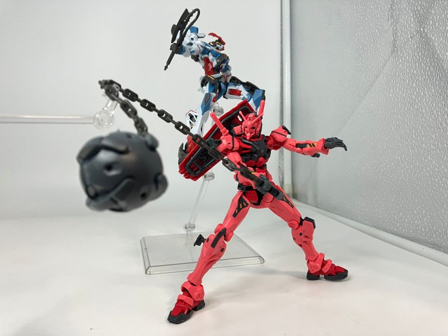 HG GQ 1/144 붉은 건담 해외 리뷰_103.jpg