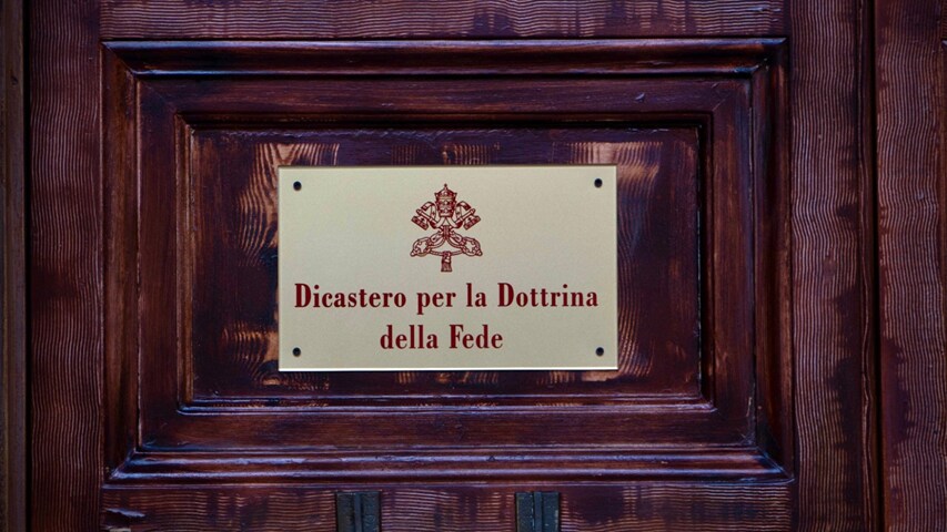 교황청에 아직도 남아있는 기관_1.png