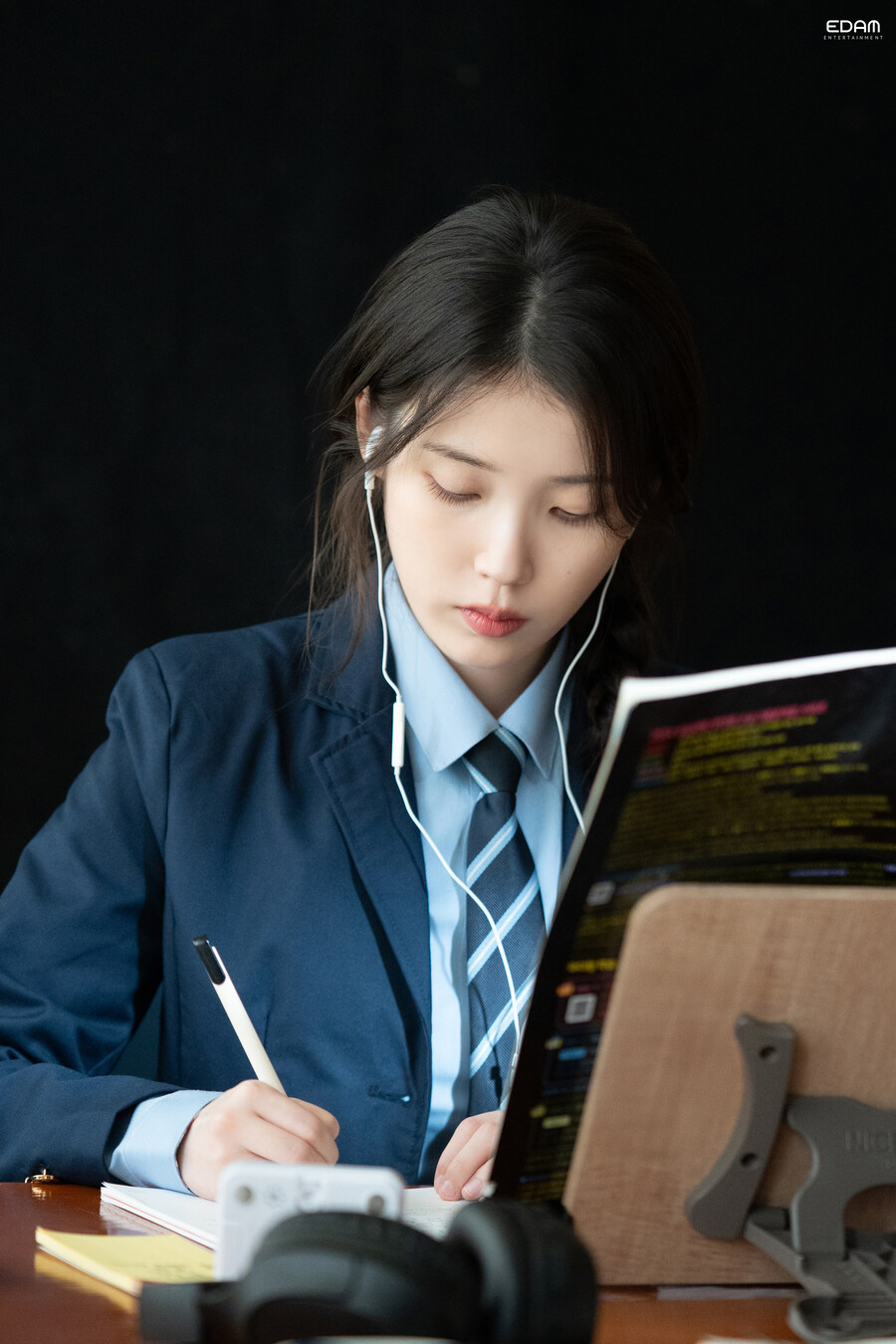 [EDAM] 한 번 보고 두 번 봐도 자꾸만 보고 싶은 '미인'_18.jpg