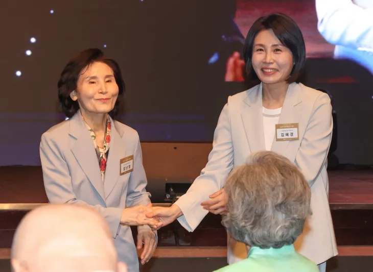 김혜경, 마지막까지 조용한 내조… 설난영, 金후보와 피날레 유세_1.webp