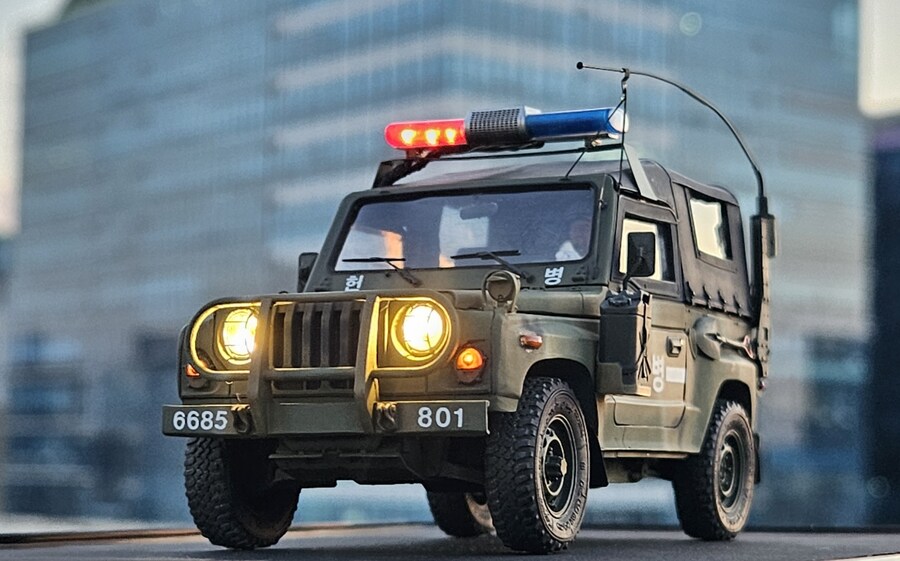 1/35 Def 육군 K131 레토나 헌병대 with LED_1.jpg