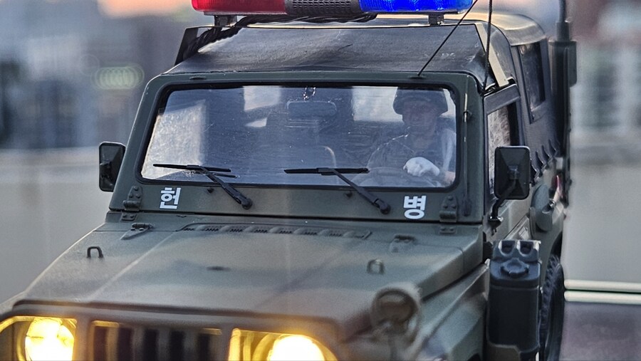 1/35 Def 육군 K131 레토나 헌병대 with LED_17.jpg