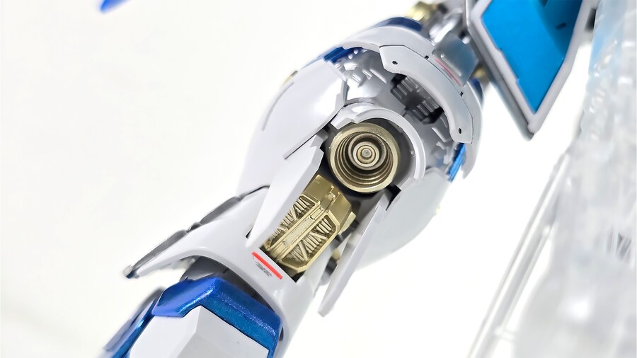 [RG] RX-93-ν2 하이뉴 도색해봤습니다. (티타늄 피니시 버전)_10.png