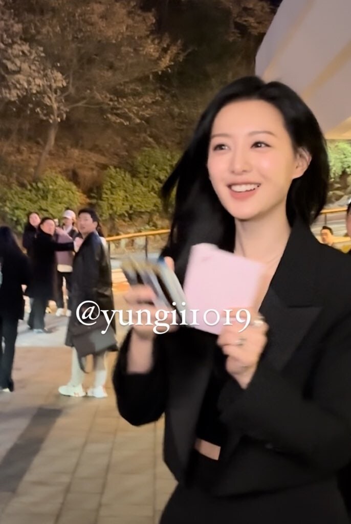 수지 성유리외 여자 연예인들 평상복 실물 분위기 느낌 체감하기_42.jpg