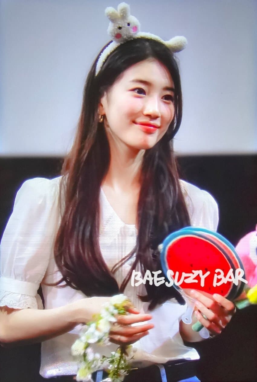 수지 성유리외 여자 연예인들 평상복 실물 분위기 느낌 체감하기_14.jpg