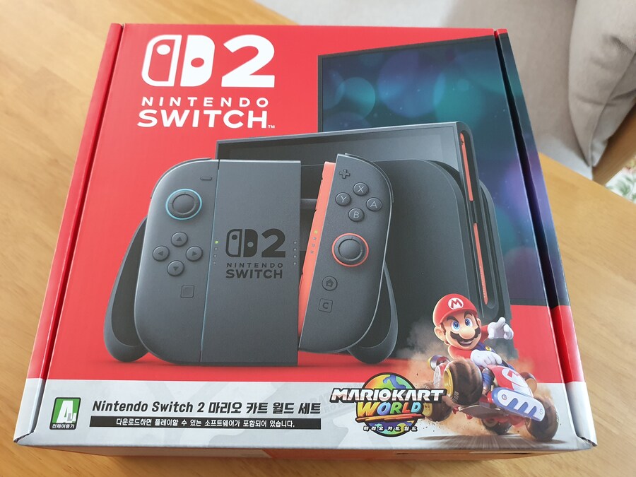 스위치2 받았는데 생각보다 최근 생산이네요_1.jpg