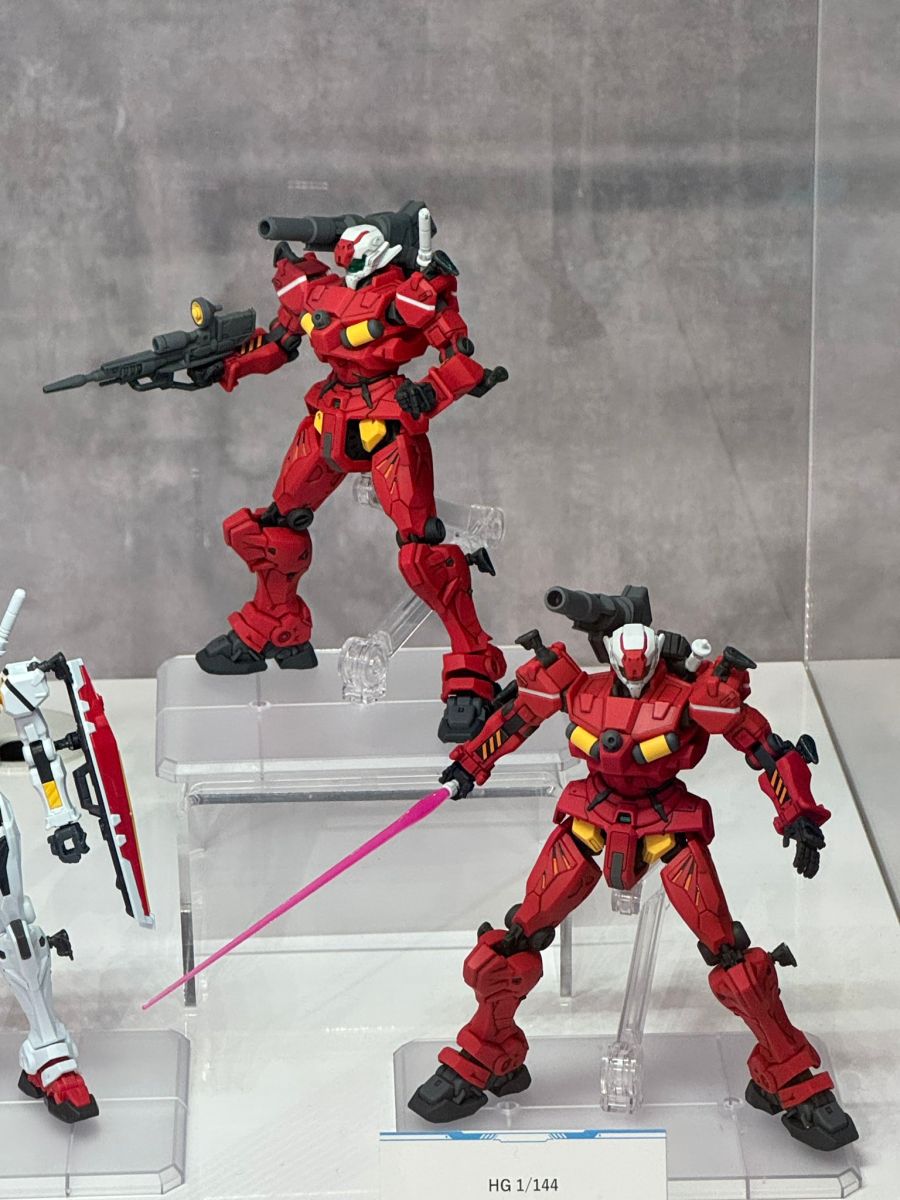 HG GQ 1/144 하얀 건담 + 경캐논 후쿠오카점 전시 사진_2.jpg