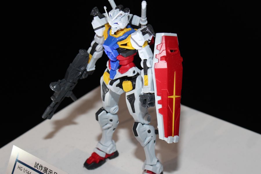 HG GQ 1/144 하얀 건담 도쿄점 전시 사진_5.jpg