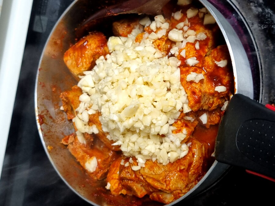 마늘 돼지찜갈비_5.jpg