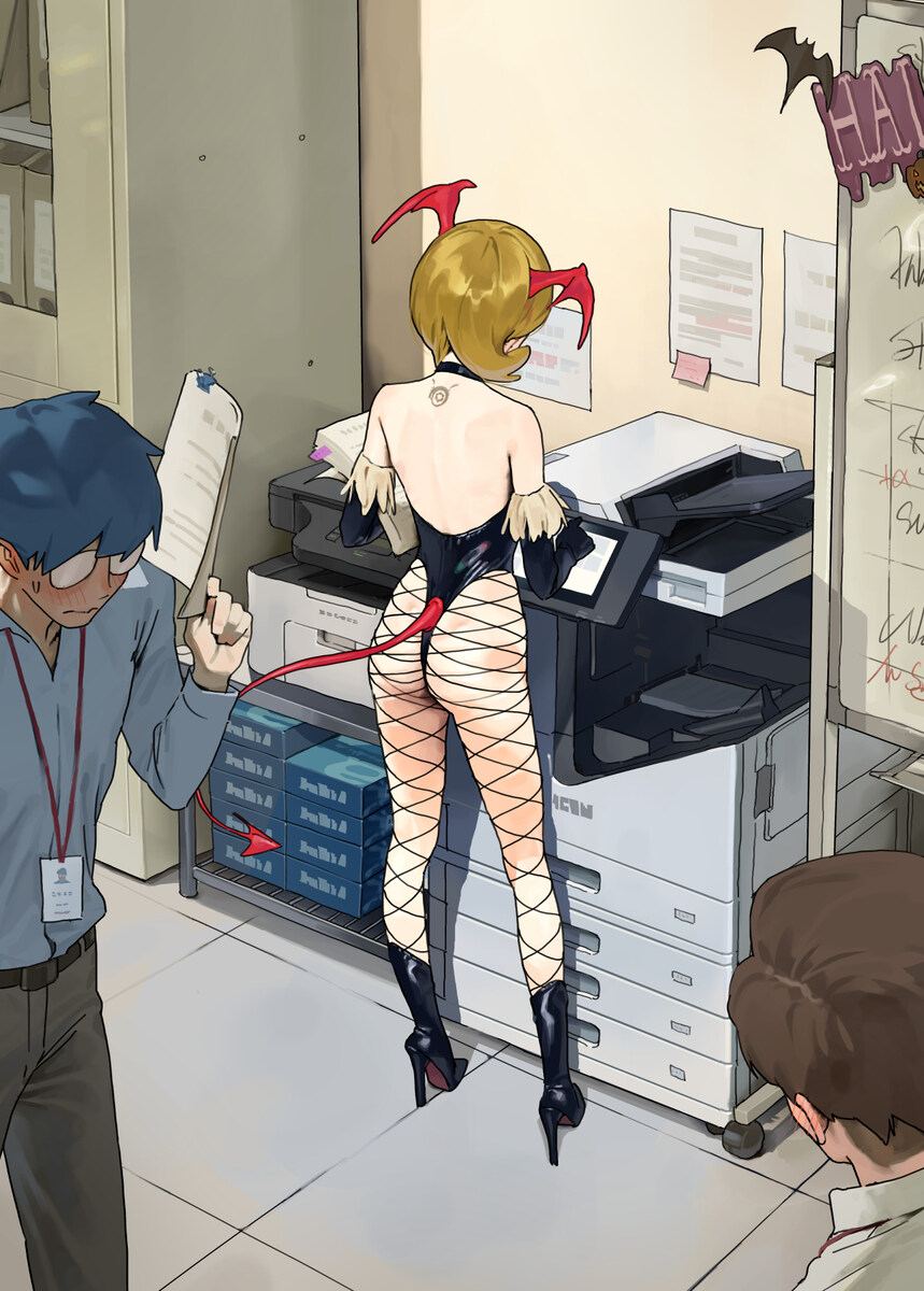 자율복장으로 바꾸니 직장선배가 엄청난 옷을 입고 왔다._1.jpg