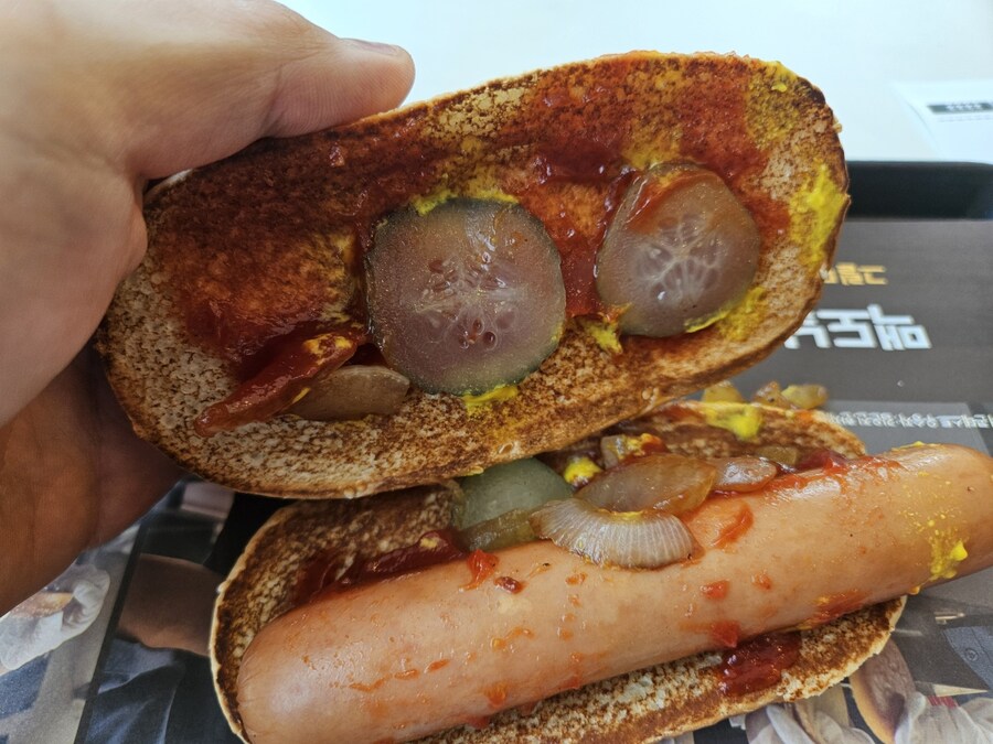맥날에서 낋여주는 핫도그? '클래식 핫도그'_5.jpg