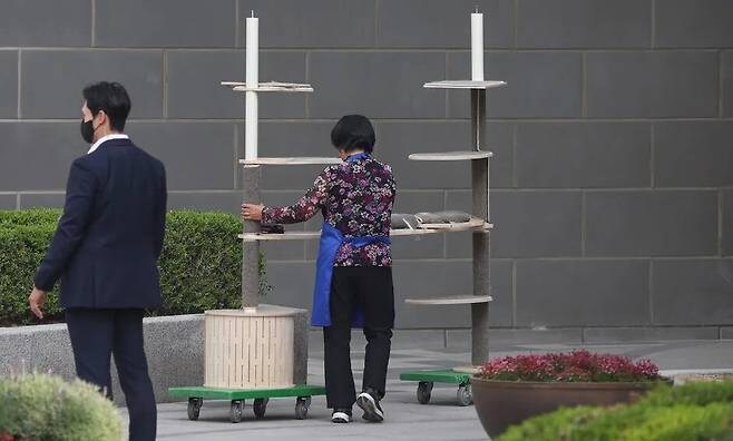 경찰, 윤석열·김건희 500만원 캣타워 횡령 의혹 수사 착수_1.jpg