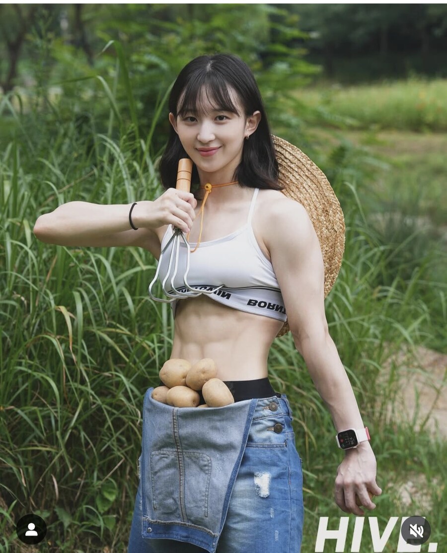 3대 330kg치는 눈나의 바디프로필.jpg_4.jpg