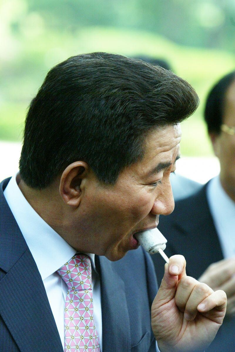 노무현 전 대통령) 20년 전 오늘 찍힌 사진들.jpg_4.jpg