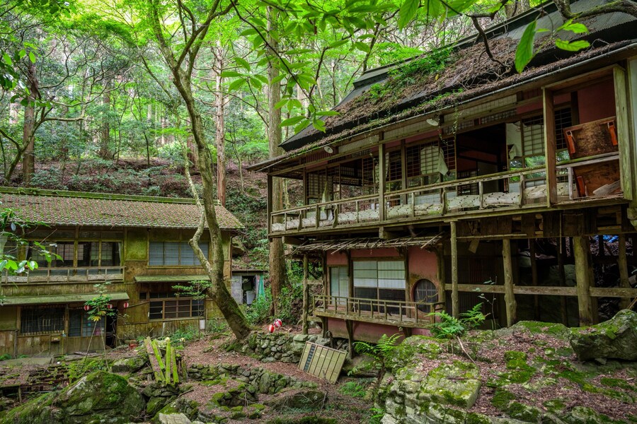 일본, 어떤 계곡에 있는 폐건물🏚️_3.jpg