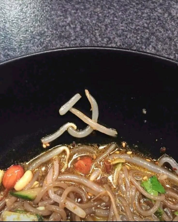 국수를 시켰는데 너무 빨갛다_1.jpg