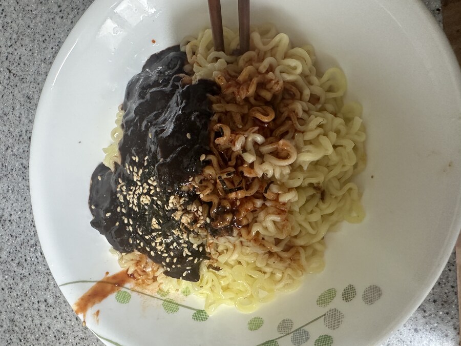 멸치와 다시마를 푹 끓인 육수로 만든_2.jpg