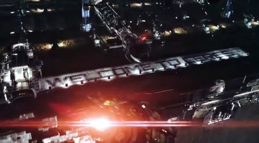 SF) 몰입도 쩔던 드라마 오프닝 장면_6.png