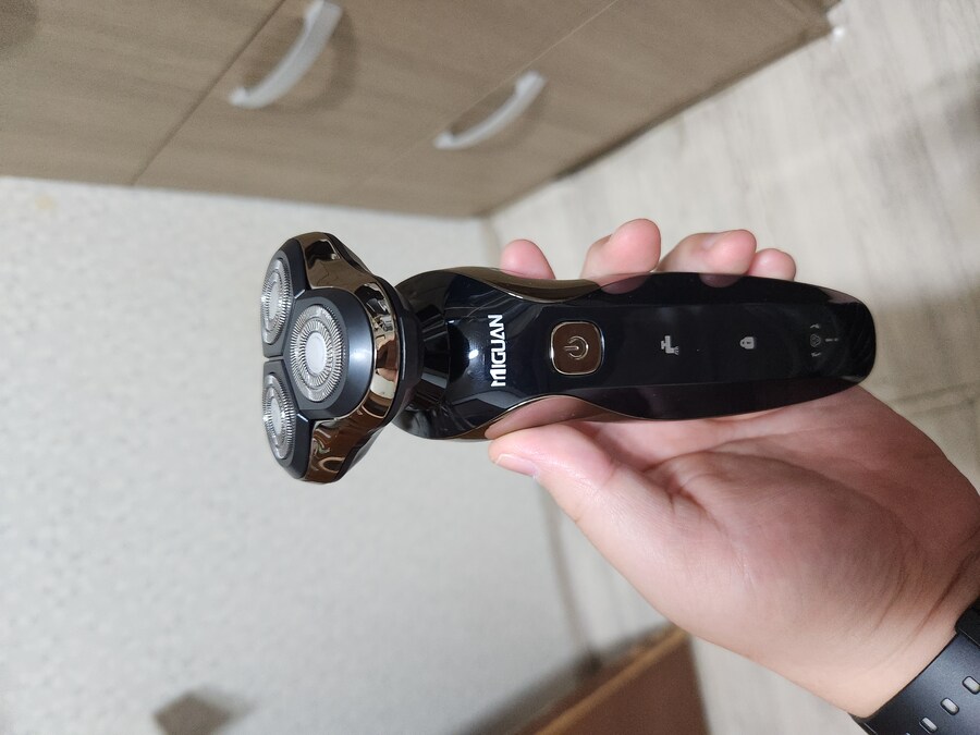 며칠 전에 아빠가 내 새 전기면도기를 주문했다고 했는데_1.jpg