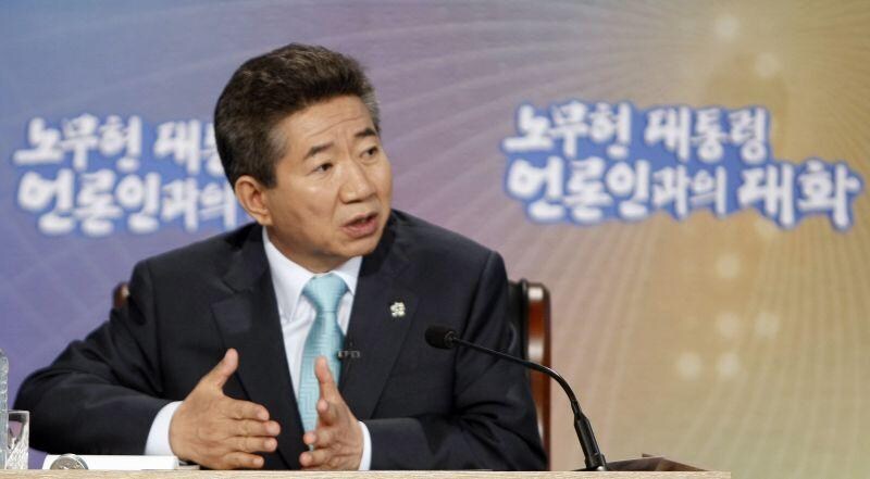 노무현 전 대통령) 17년 전 오늘 찍힌 사진들.jpg_16.jpg