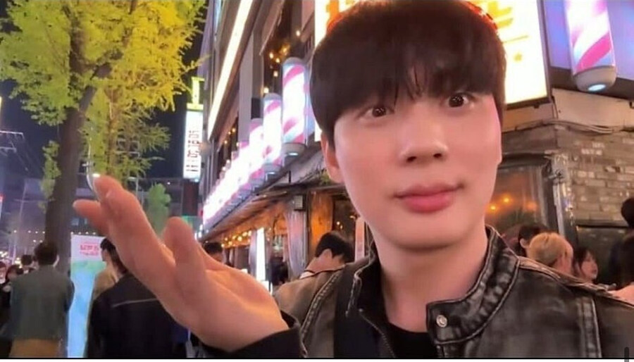 20대 여성의 번호를 따는데 성공해 당황한 30대 유튜버_15.jpg