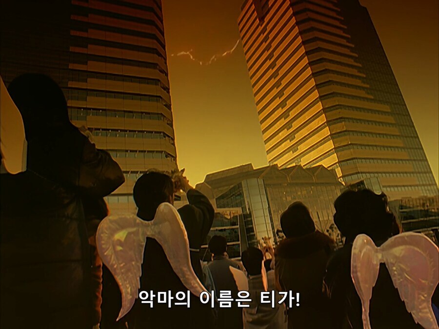 울트라맨 티가에서 제일 유명한 명장면_12.jpg