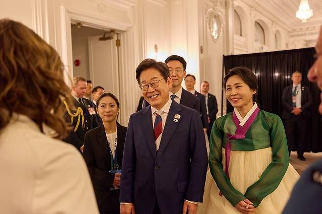 조용하지만 강렬했다…김혜경 여사의 ‘외교내조’_2.jpg
