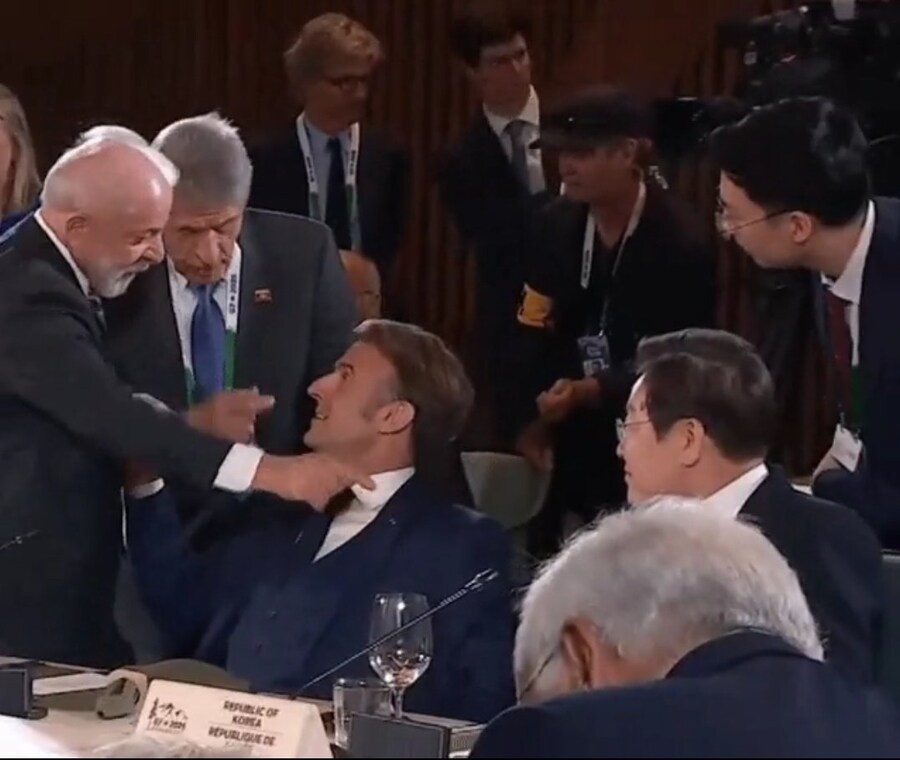 G7 손가락질 사진 풀영상 구해왔어_1.jpg