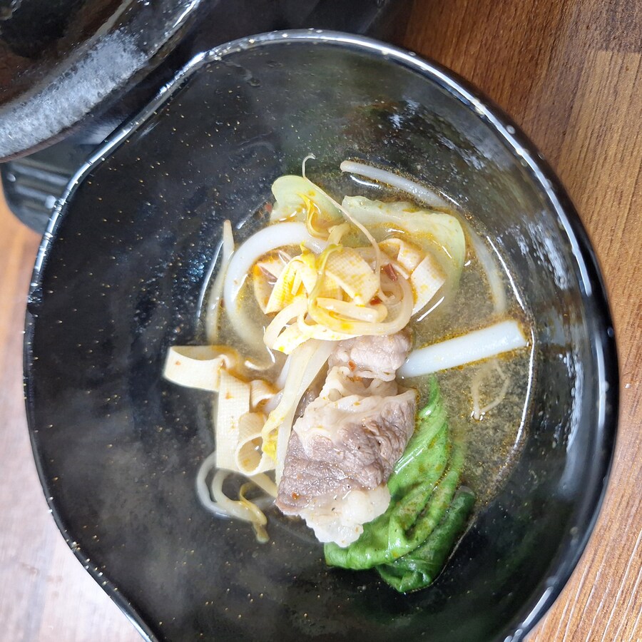 씨스페이스) 제육부대볶음, 추억의도시락 삼각김밥(New) 운남쌀국수 세치네탕_17.jpg