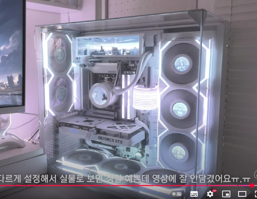 컴퓨터 케이스 고민 중인데 뭐가 더 예쁜지 좀 봐줘_1.png