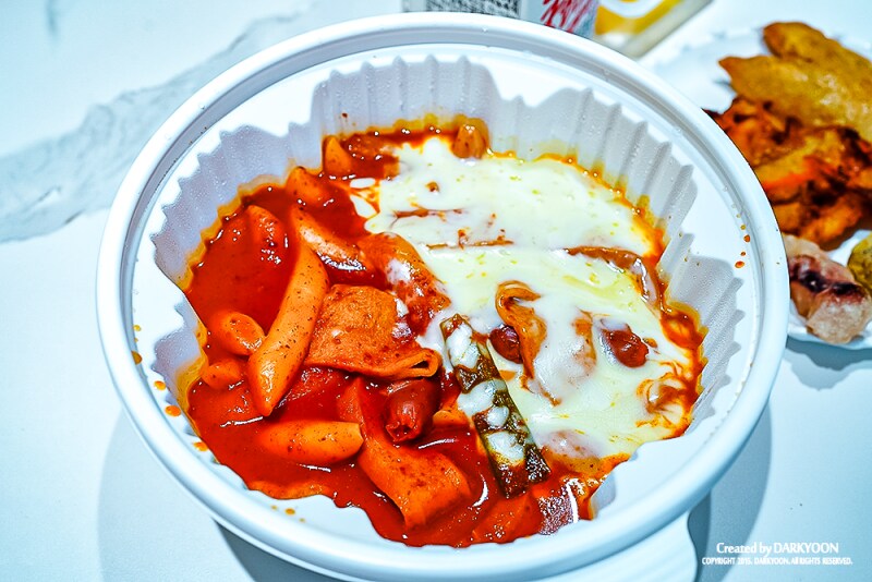 나이 먹으니까 이제 매운것도 못먹겟고, 떡볶이 같은 음식도 부담스러워서.._1.png