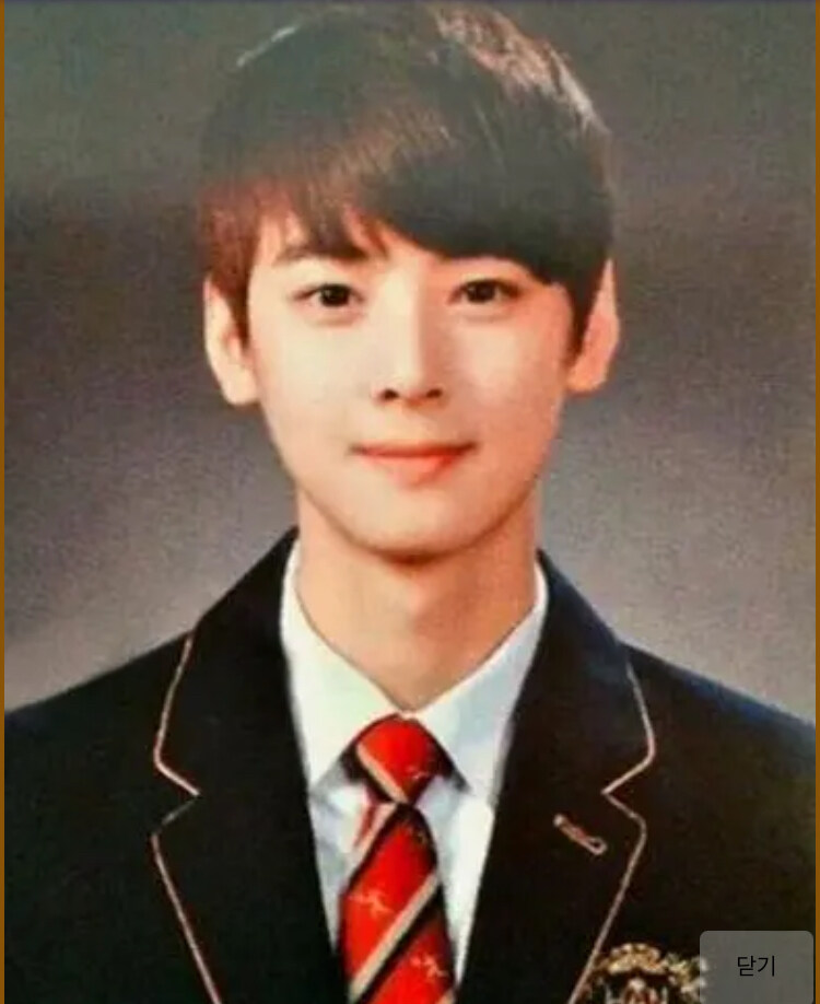 차은우 “학생때는 까무잡잡 하고 남자애들과 더 놀아”.jpg_4.jpg