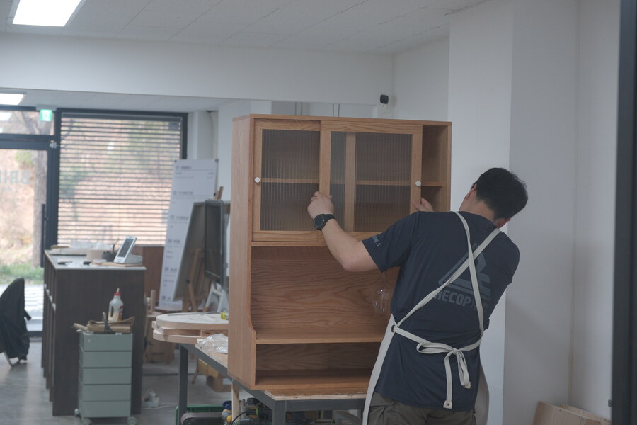 1년차 회원님이 만든 곡선형 식기장! (feat. 브릴목공스튜디오)_2.jpg