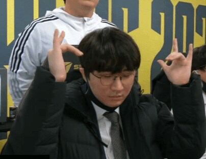 LOL,롤) 오늘 국제전에서 등장한, 길이남을 전설의 밴픽쇼.jpg_9.png