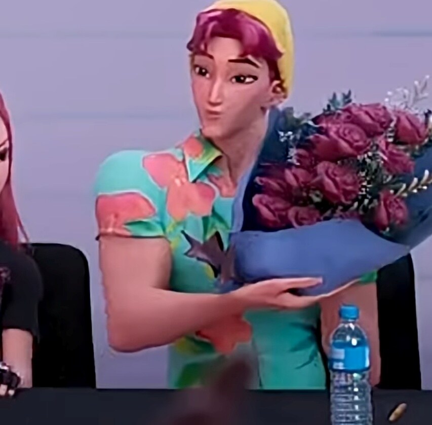 케이팝) 각 멤버별 꽃 선물 받았을때 리액션 특징_7.jpg