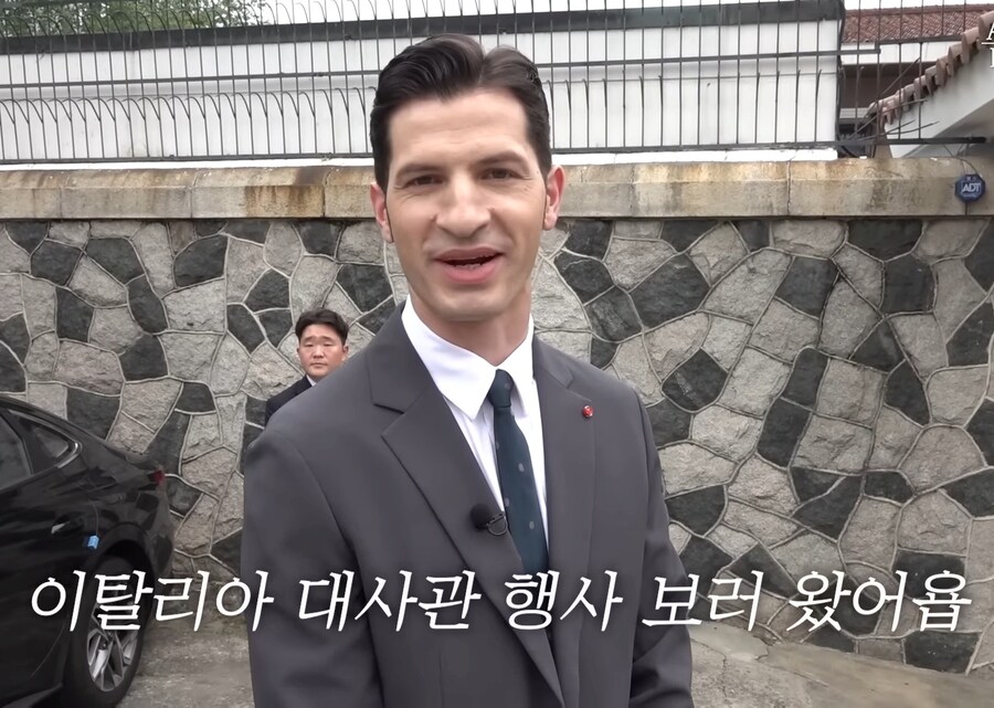 이례적으로 '한복'을 입은 주한 이탈리아 대사_2.jpg