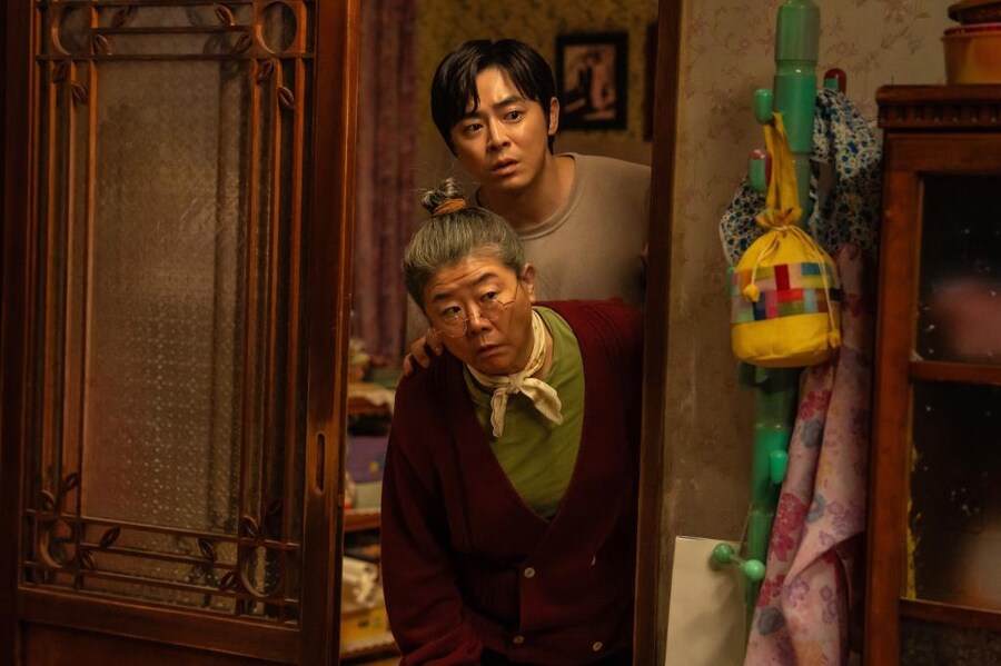 [좀비딸] 보도스틸 12종 공개_4.png
